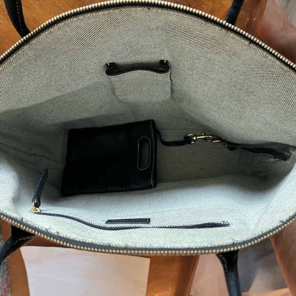 Dooney & Burke handbag - Picture 2 of 3